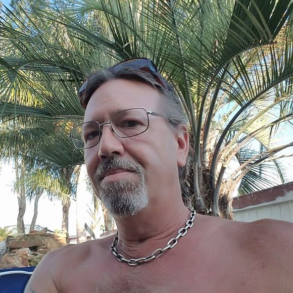 Meet your Posher, Chris - Picture 1 of 1